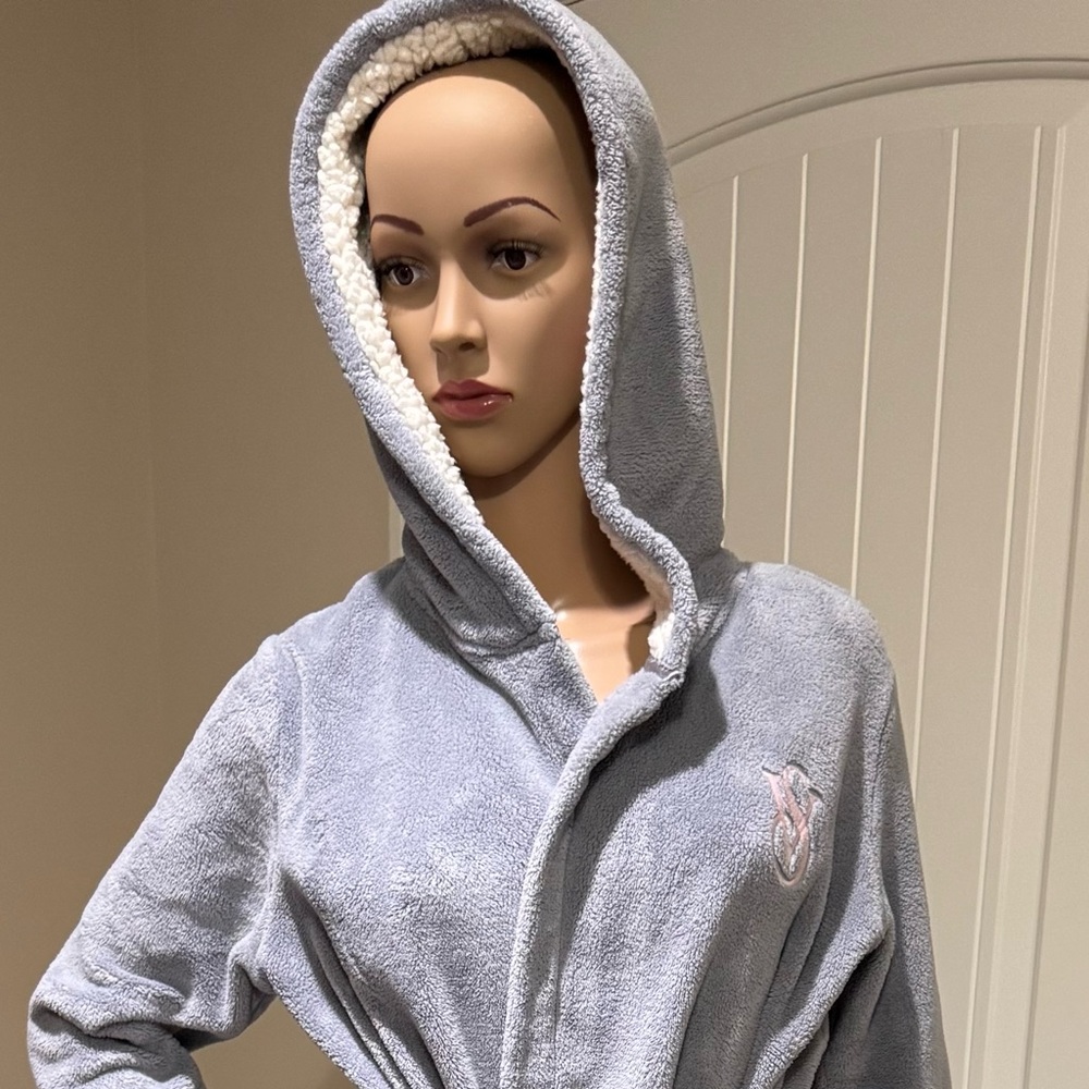 Victoria’s Secret Velour Robe - Picture 3 of 5